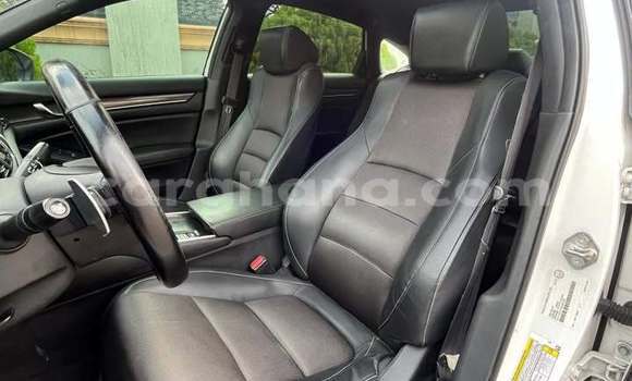 Ra Àlòkù Honda Accord funfun Ọkọ̀ in Accra ni Greater Accra Ra Àlòkù Honda Accord funfun Ọkọ̀ in Accra ni Greater Accra