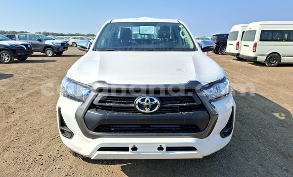 Ra Tuntun Toyota Hilux funfun Ọkọ̀ in Accra ni Greater Accra