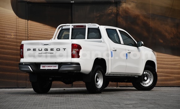 Sayi Sabo Peugeot Partner White Mota in Kumasi a Ashanti Sayi Sabo Peugeot Partner White Mota in Kumasi a Ashanti