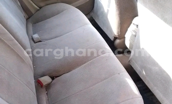 Ra Àlòkù Toyota Corolla funfun Ọkọ̀ in Ada Foah ni Greater Accra