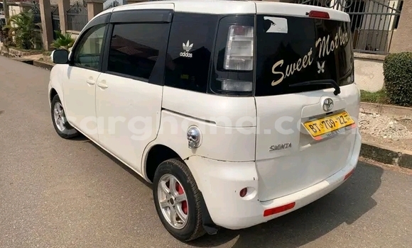 Ra Àlòkù Toyota Sienta funfun Ọkọ̀ in Accra ni Greater Accra Ra Àlòkù Toyota Sienta funfun Ọkọ̀ in Accra ni Greater Accra