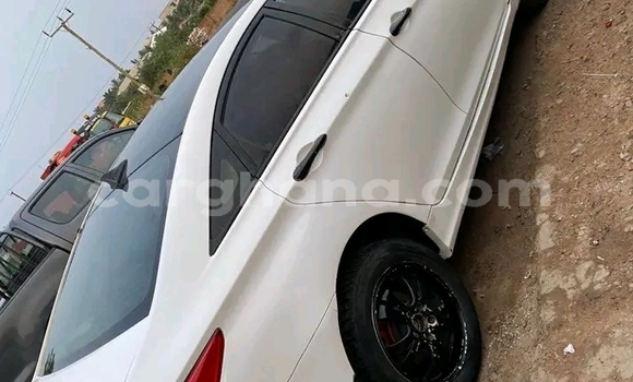 Ra Àlòkù Hyundai Sonata funfun Ọkọ̀ in Accra ni Greater Accra Ra Àlòkù Hyundai Sonata funfun Ọkọ̀ in Accra ni Greater Accra