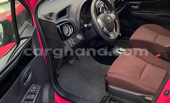 Ra Àlòkù Toyota Vitz Red Ọkọ̀ in Ada ni Oorun