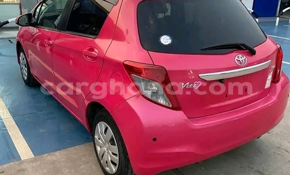 Ra Àlòkù Toyota Vitz Red Ọkọ̀ in Ada ni Oorun Ra Àlòkù Toyota Vitz Red Ọkọ̀ in Ada ni Oorun