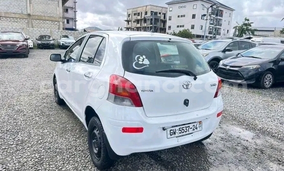 Buy Used Toyota Yaris White Car in Accra in Greater Accra Buy Used Toyota Yaris White Car in Accra in Greater Accra