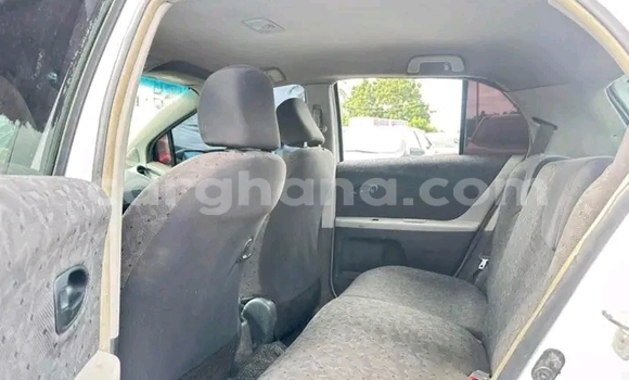 Buy Used Toyota Yaris White Car in Accra in Greater Accra Buy Used Toyota Yaris White Car in Accra in Greater Accra
