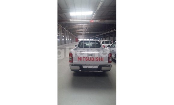 Ra Imported Mitsubishi L200 funfun Ọkọ̀ in Import - Dubai ni Ashanti Ra Imported Mitsubishi L200 funfun Ọkọ̀ in Import - Dubai ni Ashanti