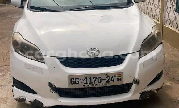 Buy Used Toyota Matrix White Car in Accra in Greater Accra Buy Used Toyota Matrix White Car in Accra in Greater Accra