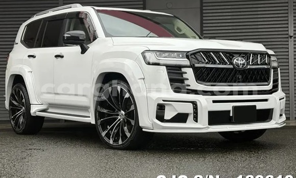 Buy Used Toyota Land Cruiser White Car in Accra in Greater Accra