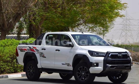Sayi Na hannu Toyota Hilux White Mota in Accra a Greater Accra Sayi Na hannu Toyota Hilux White Mota in Accra a Greater Accra