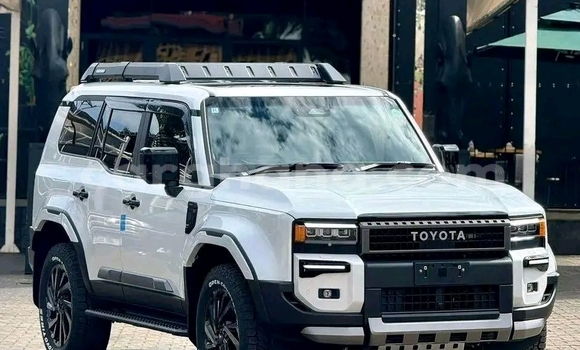 Buy Used Toyota Land Cruiser Prado White Car in Accra in Greater Accra Buy Used Toyota Land Cruiser Prado White Car in Accra in Greater Accra