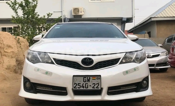 Buy Used Toyota Camry White Car in Accra in Greater Accra Buy Used Toyota Camry White Car in Accra in Greater Accra