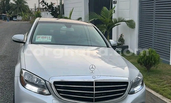Buy Used Mercedes‒Benz 300CD White Car in Accra in Greater Accra Buy Used Mercedes‒Benz 300CD White Car in Accra in Greater Accra