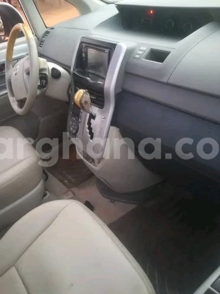 Big with watermark toyota voxy greater accra accra 60814