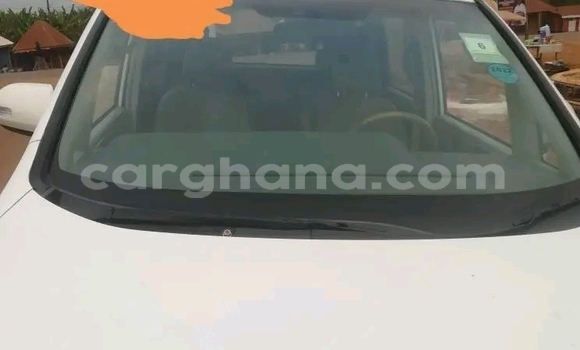 Buy Used Toyota Voxy White Car in Accra in Greater Accra Buy Used Toyota Voxy White Car in Accra in Greater Accra