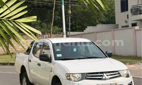 Buy Used Mitsubishi L200 White Car in Accra in Greater Accra Buy Used Mitsubishi L200 White Car in Accra in Greater Accra