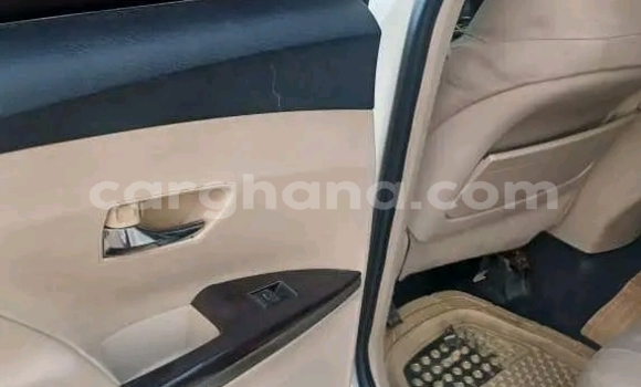 Buy Used Toyota Venza White Car in Accra in Greater Accra Buy Used Toyota Venza White Car in Accra in Greater Accra