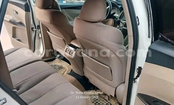 Buy Used Toyota Venza White Car in Accra in Greater Accra Buy Used Toyota Venza White Car in Accra in Greater Accra