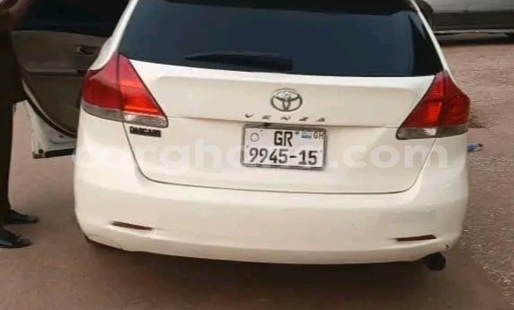 Buy Used Toyota Venza White Car in Accra in Greater Accra Buy Used Toyota Venza White Car in Accra in Greater Accra