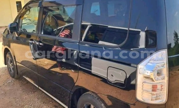 Buy Used Toyota Voxy Black Car in Accra in Greater Accra Buy Used Toyota Voxy Black Car in Accra in Greater Accra