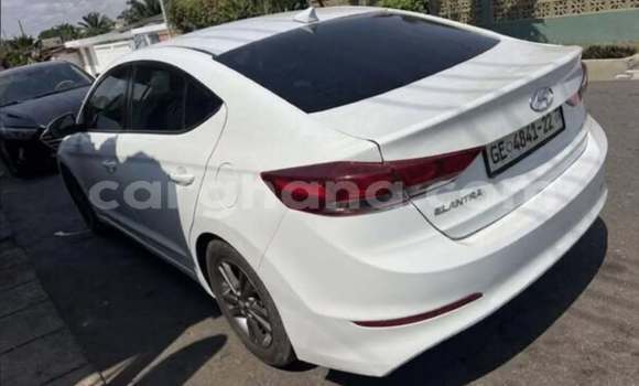 Buy Used Hyundai Elantra White Car in Accra in Greater Accra Buy Used Hyundai Elantra White Car in Accra in Greater Accra