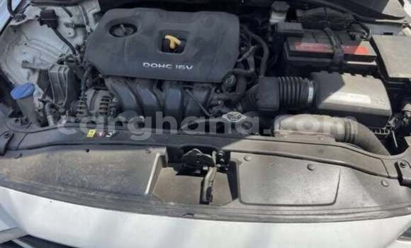 Buy Used Hyundai Elantra White Car in Accra in Greater Accra Buy Used Hyundai Elantra White Car in Accra in Greater Accra