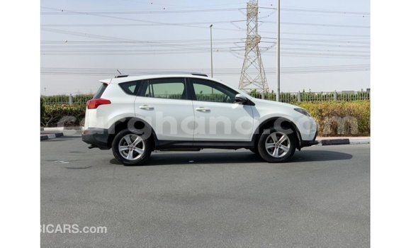 Buy Import Toyota 4Runner White Car in Import - Dubai in Ashanti Buy Import Toyota 4Runner White Car in Import - Dubai in Ashanti