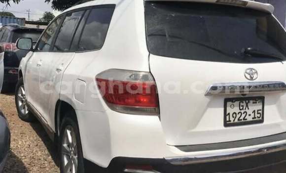 Buy Used Toyota Highlander White Car in Accra in Greater Accra Buy Used Toyota Highlander White Car in Accra in Greater Accra