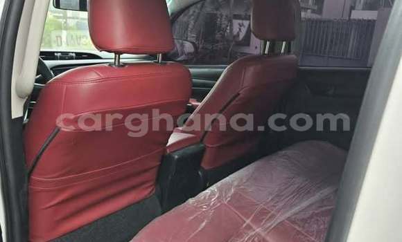 Buy Used Toyota Hilux White Car in Accra in Greater Accra Buy Used Toyota Hilux White Car in Accra in Greater Accra