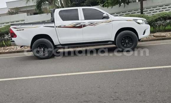 Buy Used Toyota Hilux White Car in Accra in Greater Accra Buy Used Toyota Hilux White Car in Accra in Greater Accra