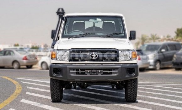 Buy Used Toyota Land Cruiser White Car in Accra in Greater Accra