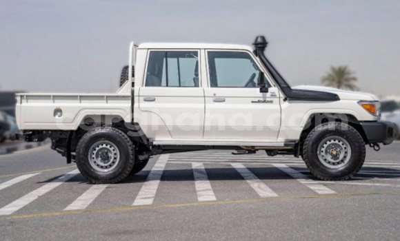 Buy Used Toyota Land Cruiser White Car in Accra in Greater Accra