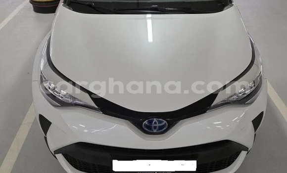 Buy Used Toyota C-HR White Car in Accra in Greater Accra Buy Used Toyota C-HR White Car in Accra in Greater Accra