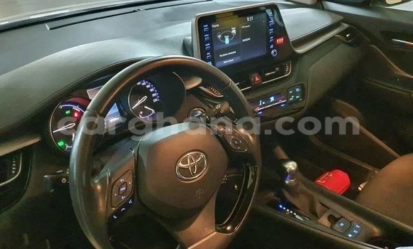 Buy Used Toyota C-HR White Car in Accra in Greater Accra Buy Used Toyota C-HR White Car in Accra in Greater Accra