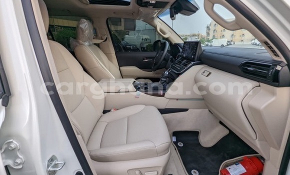 Buy Used Toyota Land Cruiser White Car in Accra in Greater Accra Buy Used Toyota Land Cruiser White Car in Accra in Greater Accra