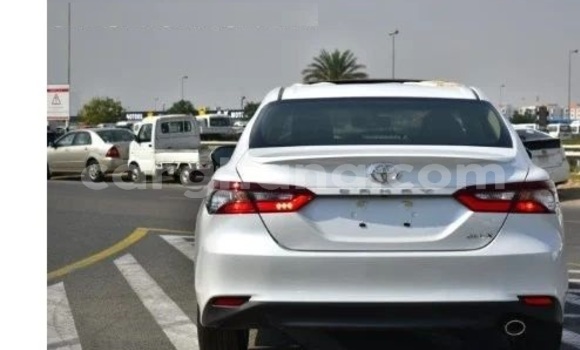 Buy Used Toyota Camry White Car in Accra in Greater Accra Buy Used Toyota Camry White Car in Accra in Greater Accra