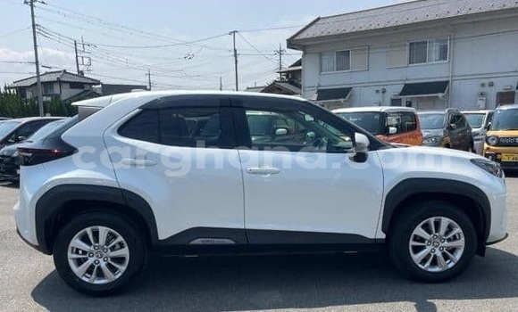 Buy Used Toyota Yaris White Car in Accra in Greater Accra Buy Used Toyota Yaris White Car in Accra in Greater Accra