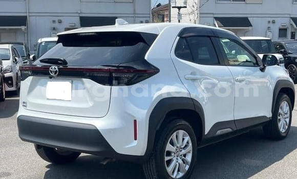 Buy Used Toyota Yaris White Car in Accra in Greater Accra Buy Used Toyota Yaris White Car in Accra in Greater Accra