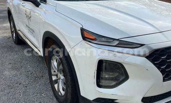 Buy Used Hyundai Santa Fe White Car in Accra in Greater Accra Buy Used Hyundai Santa Fe White Car in Accra in Greater Accra