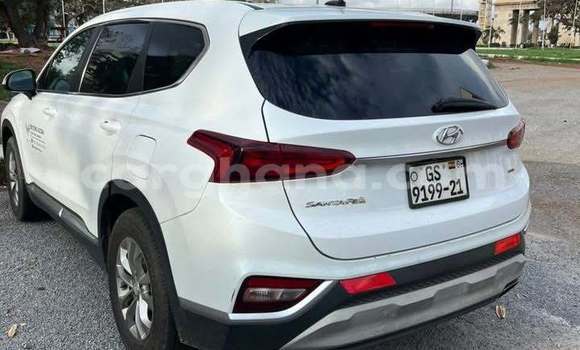 Buy Used Hyundai Santa Fe White Car in Accra in Greater Accra Buy Used Hyundai Santa Fe White Car in Accra in Greater Accra