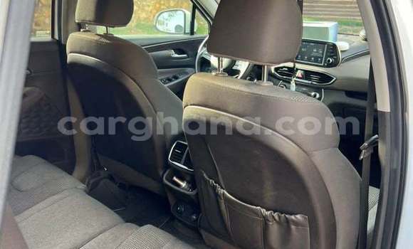Buy Used Hyundai Santa Fe White Car in Accra in Greater Accra Buy Used Hyundai Santa Fe White Car in Accra in Greater Accra