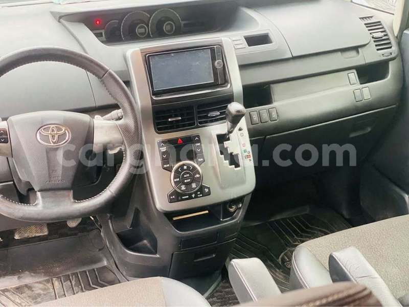 Big with watermark toyota voxy greater accra accra 60901