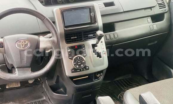 Buy Used Toyota Voxy Black Car in Accra in Greater Accra Buy Used Toyota Voxy Black Car in Accra in Greater Accra