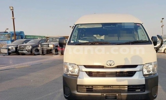 Buy Used Toyota Hiace White Car in Accra in Greater Accra Buy Used Toyota Hiace White Car in Accra in Greater Accra