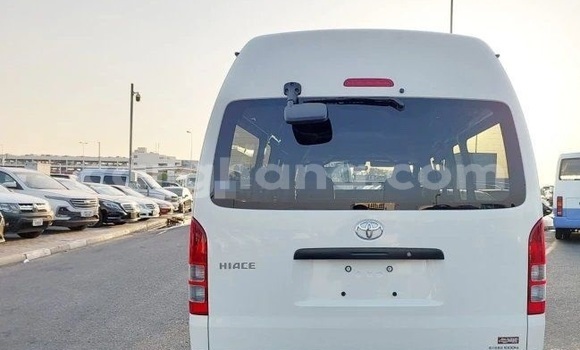 Buy Used Toyota Hiace White Car in Accra in Greater Accra Buy Used Toyota Hiace White Car in Accra in Greater Accra