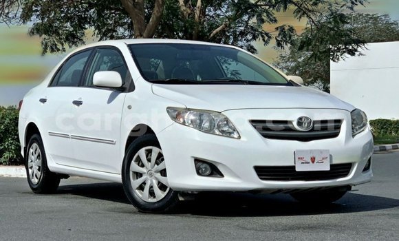 Ra Imported Toyota Corolla funfun Ọkọ̀ in Import - Dubai ni Ashanti