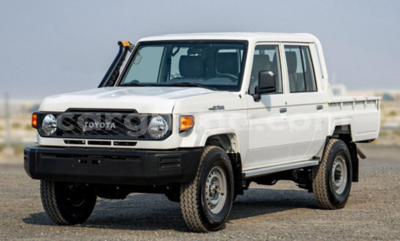 Buy Used Toyota Land Cruiser White Car in Accra in Greater Accra