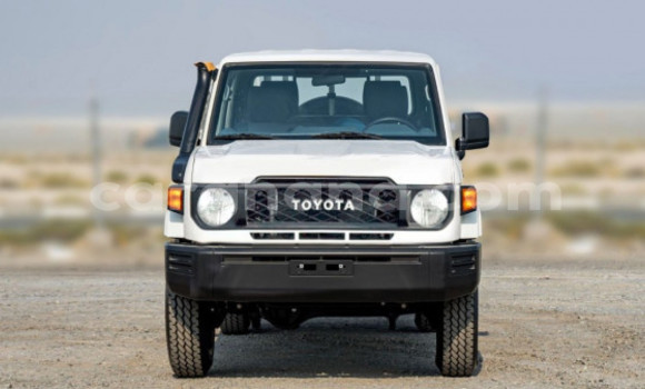 Buy Used Toyota Land Cruiser White Car in Accra in Greater Accra Buy Used Toyota Land Cruiser White Car in Accra in Greater Accra