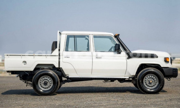 Buy Used Toyota Land Cruiser White Car in Accra in Greater Accra Buy Used Toyota Land Cruiser White Car in Accra in Greater Accra