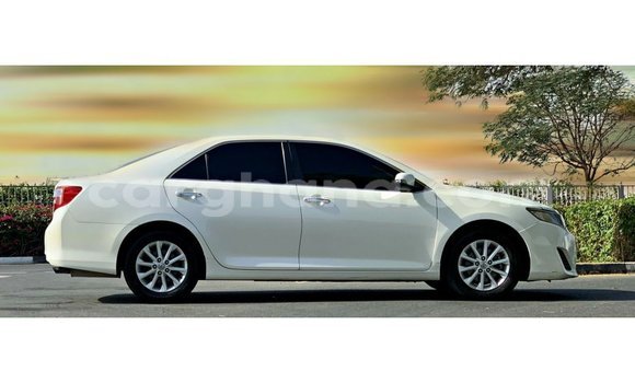 Sayi Imported Toyota Camry White Mota in Import - Dubai a Ashanti Sayi Imported Toyota Camry White Mota in Import - Dubai a Ashanti